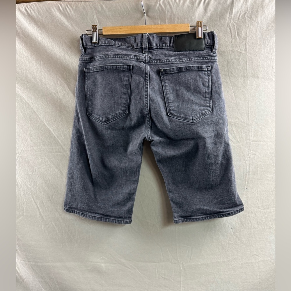 H&M Men’s Shorts Gray & Denim Bermuda Button Fly Size 28 - Picture 3 of 3